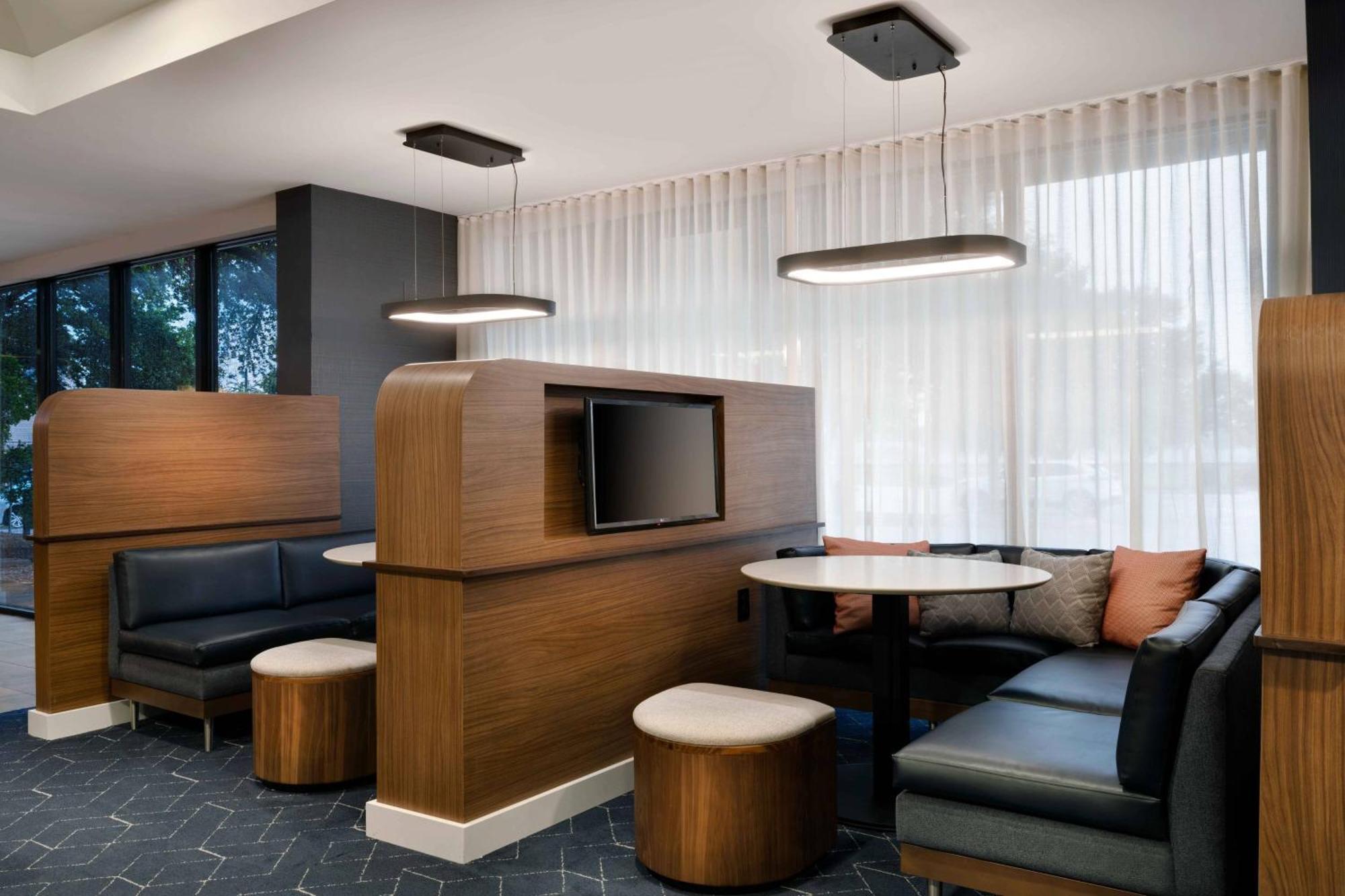 Отель Courtyard Austin South Экстерьер фото