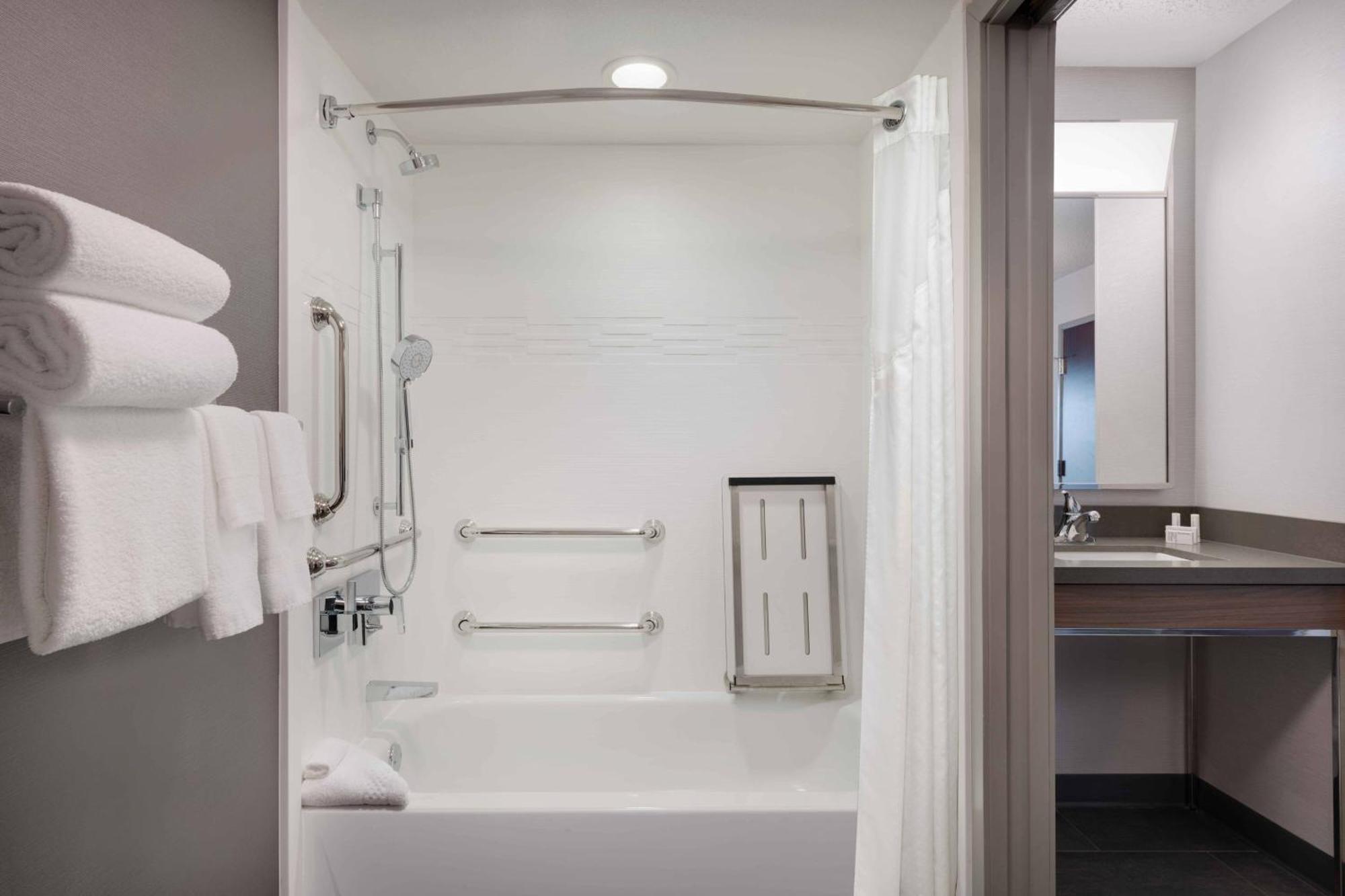 Отель Courtyard Austin South Экстерьер фото