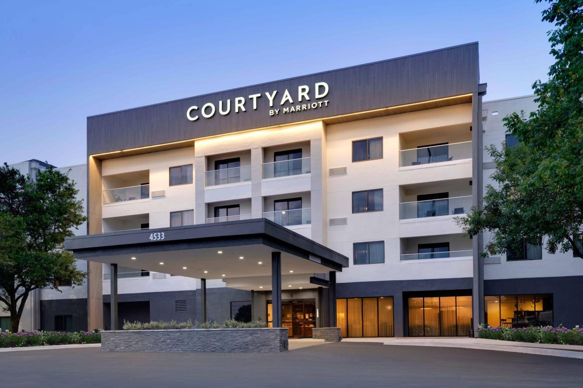 Отель Courtyard Austin South Экстерьер фото