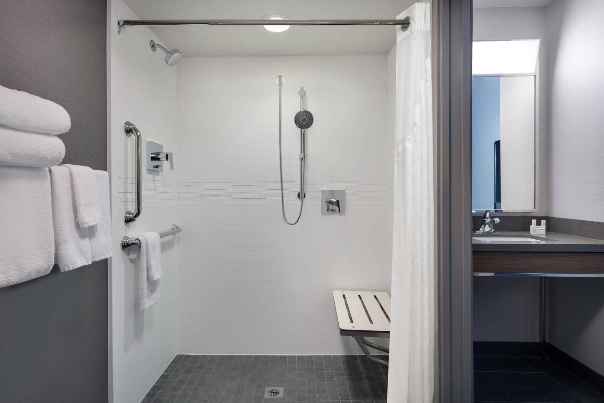 Отель Courtyard Austin South Экстерьер фото