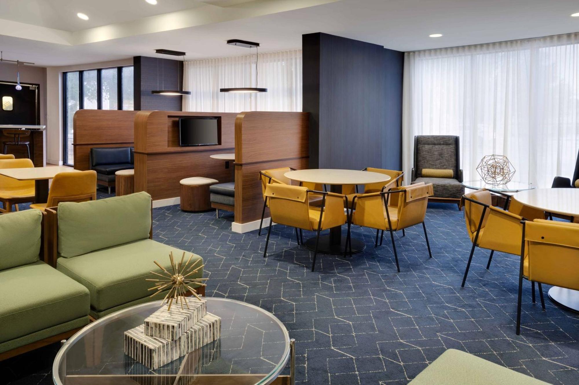 Отель Courtyard Austin South Экстерьер фото