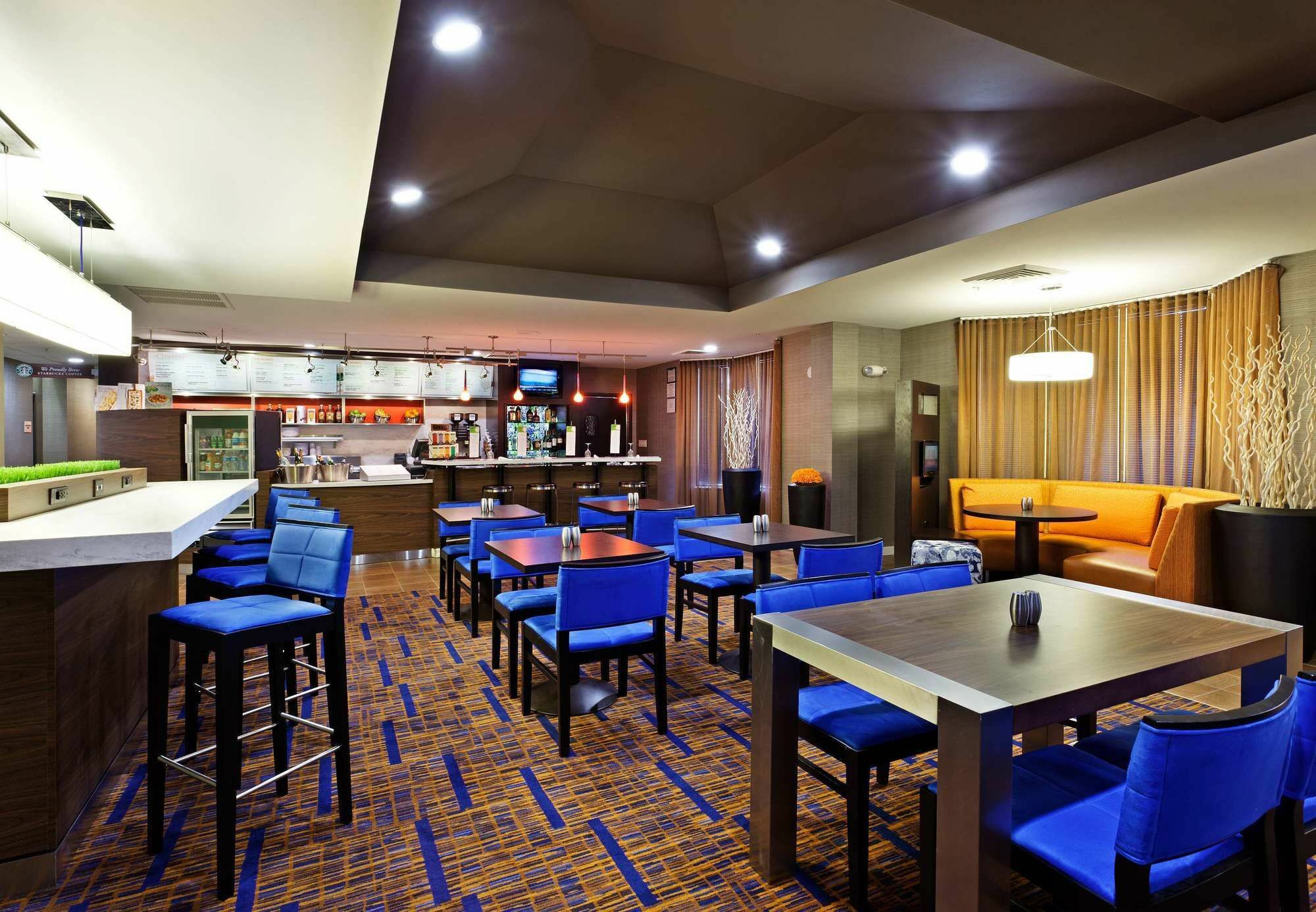 Отель Courtyard Austin South Экстерьер фото